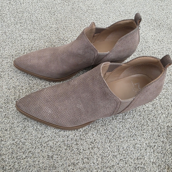 Marc Fisher Brown Ankle Suede Bootie Boots 9 - Picture 2 of 10